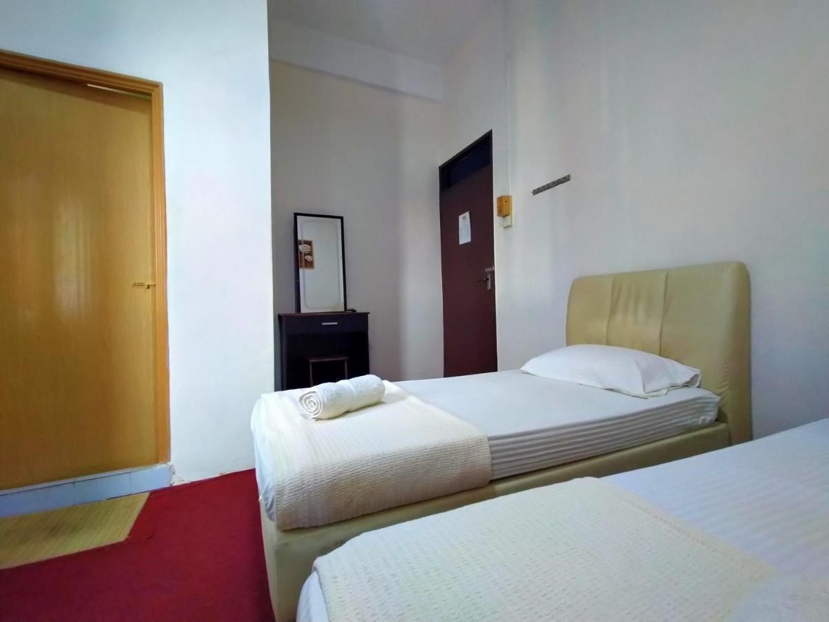 Spot On 89994 Rz Gold Hotel Kuala Kerai Екстериор снимка