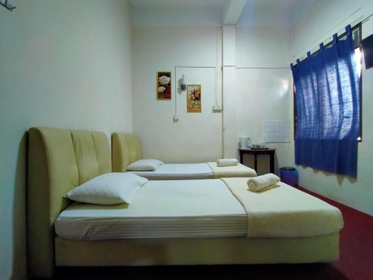 Spot On 89994 Rz Gold Hotel Kuala Kerai Екстериор снимка