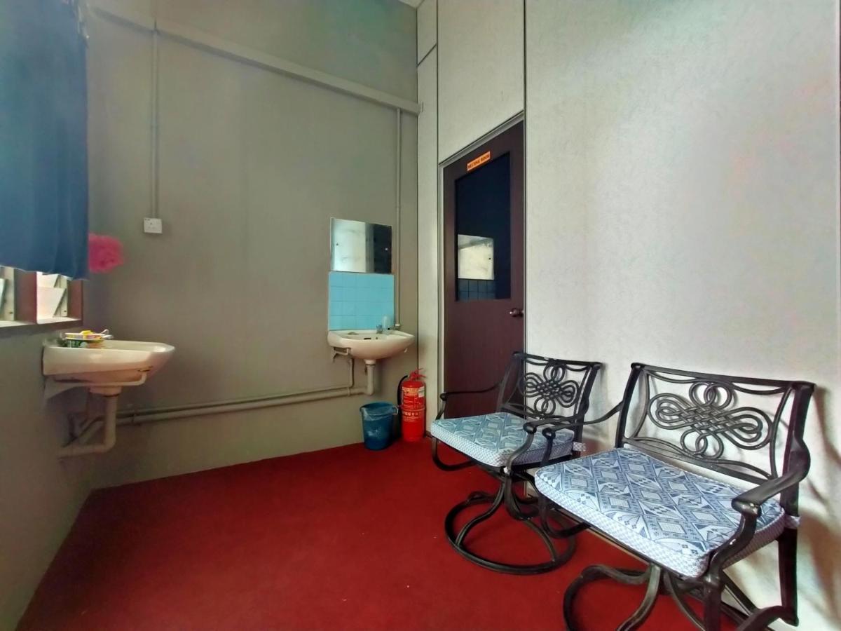 Spot On 89994 Rz Gold Hotel Kuala Kerai Екстериор снимка
