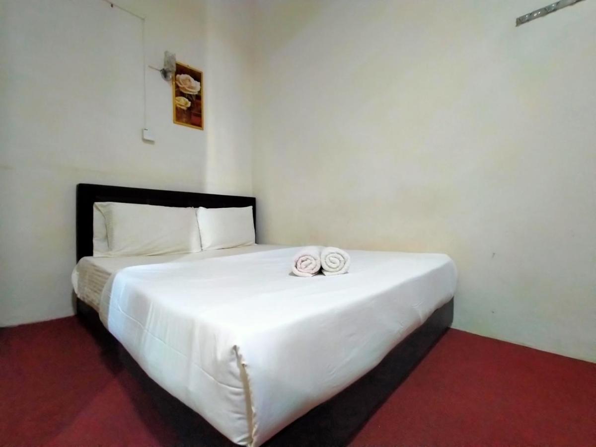 Spot On 89994 Rz Gold Hotel Kuala Kerai Екстериор снимка